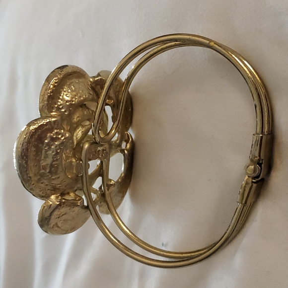 Flower Bracelet - Picture 5 of 8